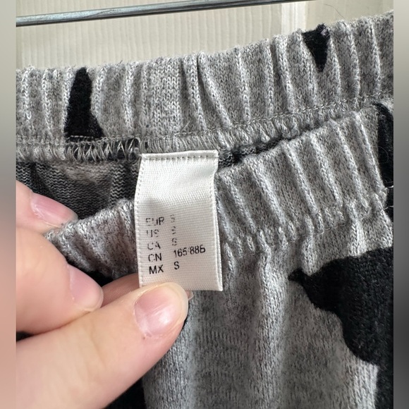 Women’s Allover Star Print Sweatshirt and Sweatpant set  Pajamas Gray and Black - Picture 4 of 10